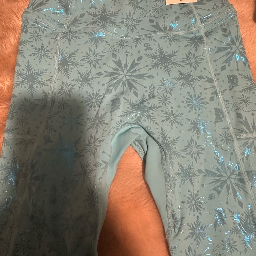 Crowned Athletics Elsa Snowflake Patterned Leggings Medium NWT